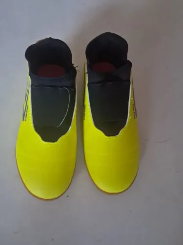 VENDO CHUTEIRA INFANTIL 