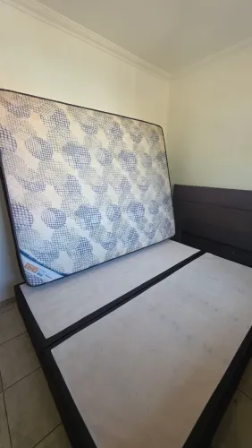 Cama box e colchão Queen