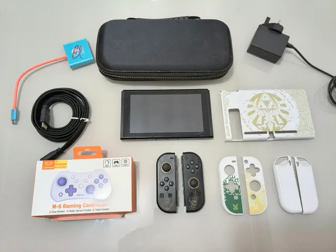 Nintendo Switch Desbloqueado + Kit Completo de Acessórios!