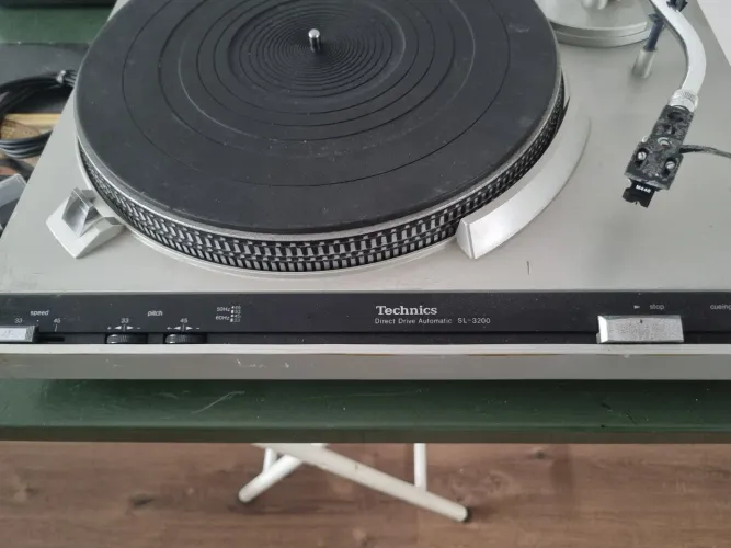 Toca Disco Technics SL-3200 - LEIA DESCRIÇÃO