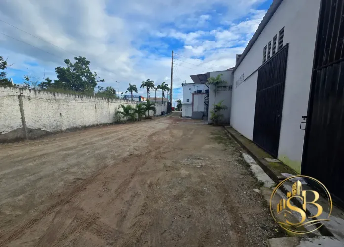 GALPÃO NO CENTRO DE EUSÉBIO