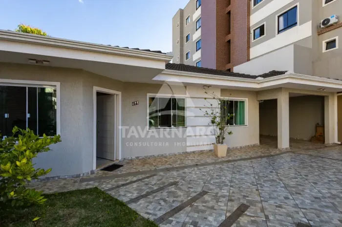 Casa Padrão em Ponta Grossa