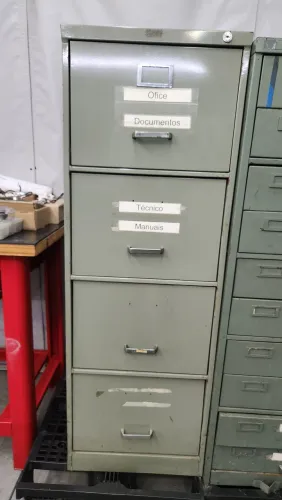 Gaveteiro de ferro para documentos