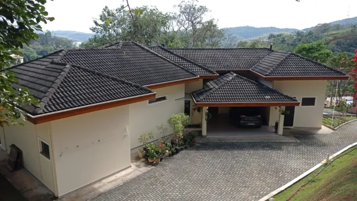 Casa 347,21m² em Condomínio Fechado com 5 Dormitórios à venda, Recanto Pássaros II - Jacar