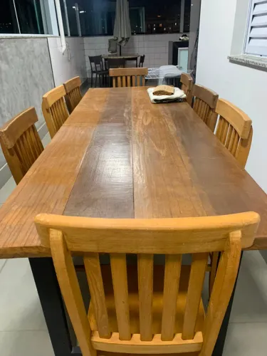 Mesa de jantar 8 cadeiras 