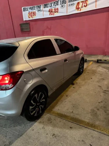 Chevrolet Onix JOY Hatch 1.0 8V Flex Mec. 4P 2018