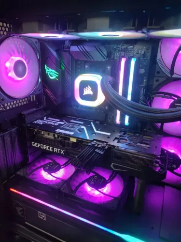 PC GAMER (PEGO IPHONE MAIS VOLTA)