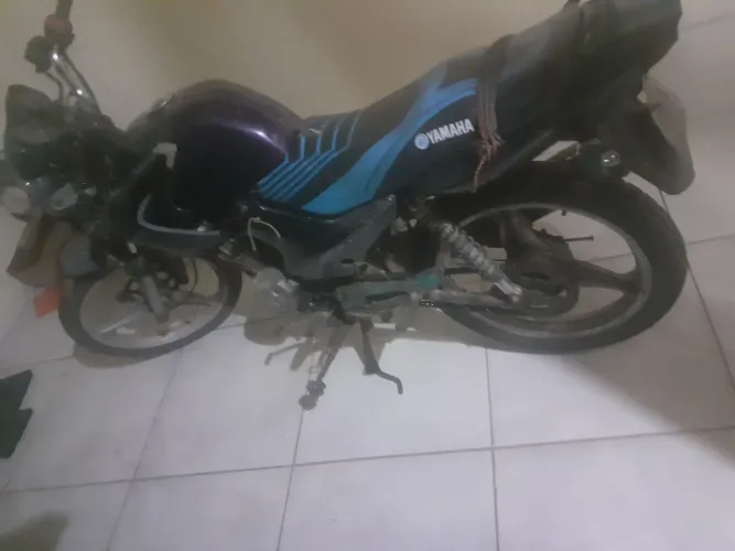 Vendo ou troco uma factor 125