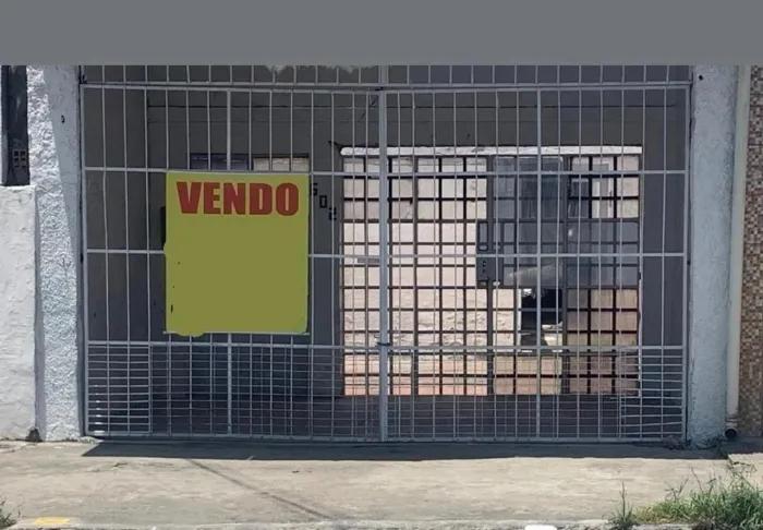 Vende/ se ponto comercial/ com um terreno atrás na Jatiuca 