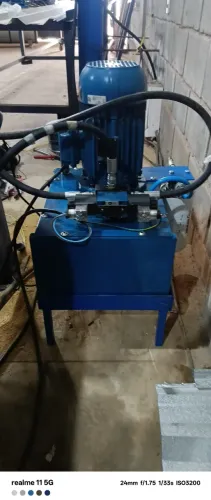 Máquina perfiladeira de telhas