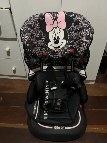 Cadeirinha de criança praticamente nova