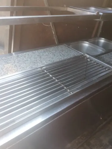 Vendo churrasqueira industrial, profissional!! Toda em inox . *