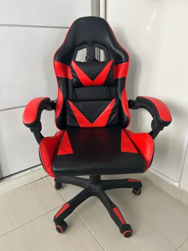 Cadeira Gamer Usada - Excelente Estado | Confortável e Resistente