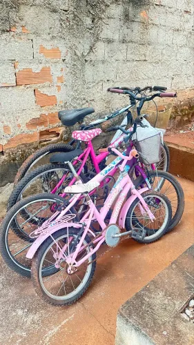 Vende-se 04 Bicicleta