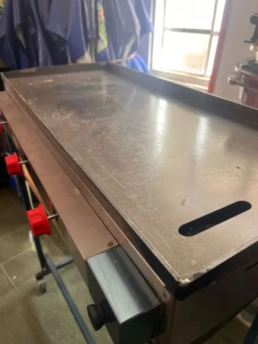 Chapa zero com 04 Acendedores,grossa sem uso 1,00x50 Falar com Ruy *