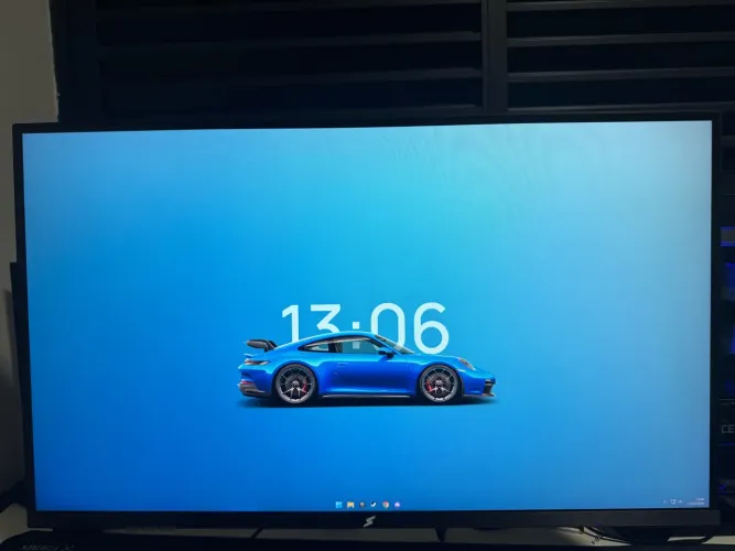 Monitor 27 quad HD super frame VÁ