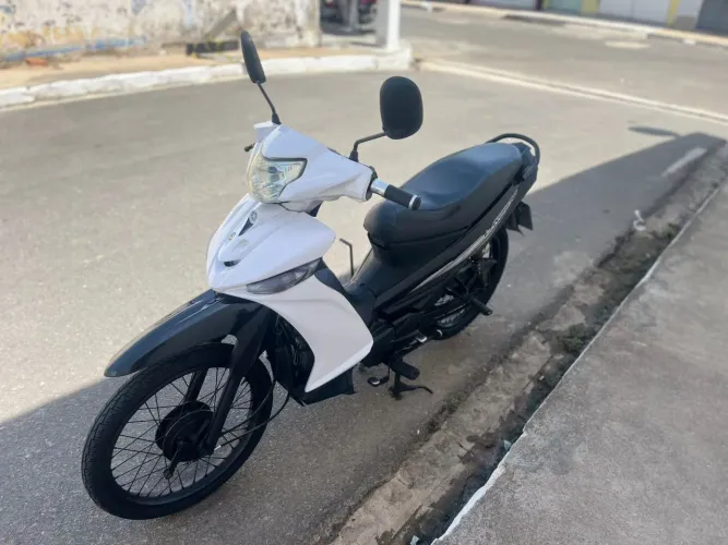 Yamaha CRYPTON K 115cc, ano 2014/13. Super econômica. Pneus novos. Documentação em dia.