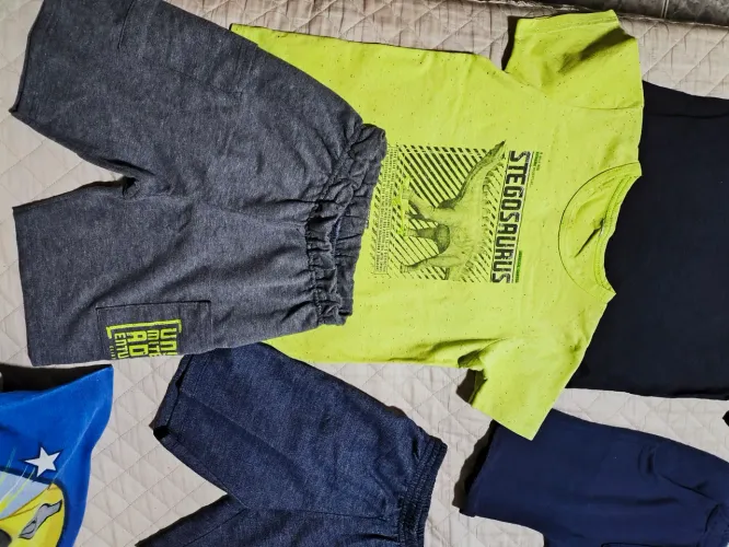 Roupas diversas infantis