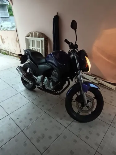 Moto em Excelente estado só uso óleo yamalube
