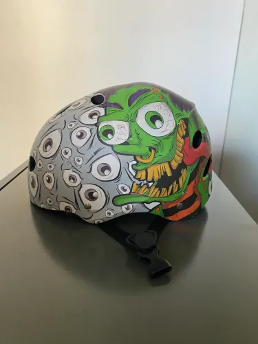 Capacete Skate Olhos Monster