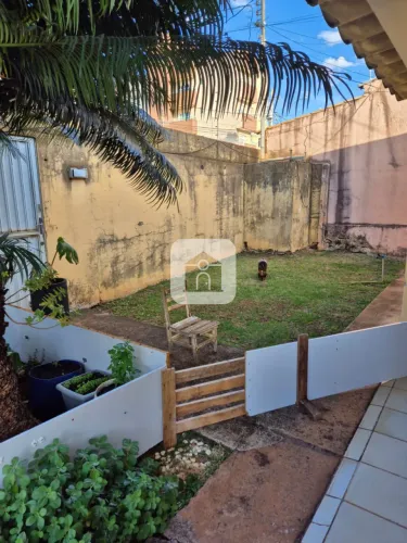 Casa Para Venda No Bairro Santa Mônica