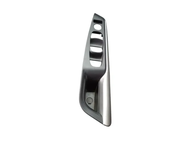 Acabamento De Vidro Porta D.e Nissan Kicks 2020 809615rf5a