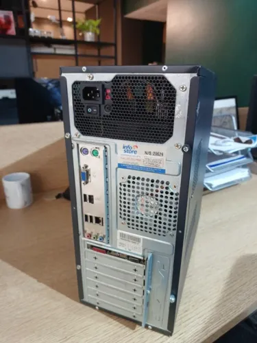 PC com i5-3330 (3ª geração, 2012), 16 GB RAM e placa-mãe ASUS H61M-E