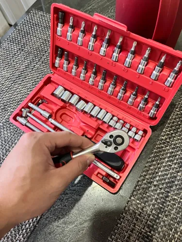 Kit Ferramenta com 46 peças, Allen, soquete e Catraca reversível