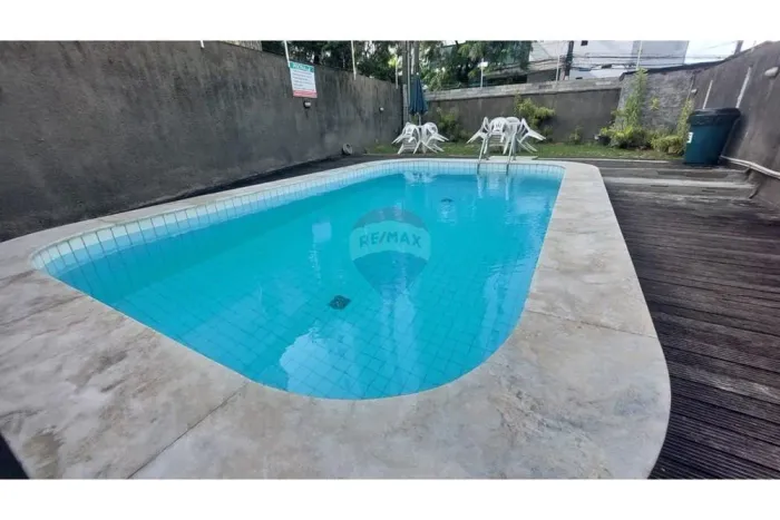 Apartamento nos Aflitos 58m², 2 quartos, 2 banheiros, piscina, 1 vaga garagem. Zona norte-