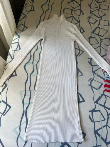 Vestido midi canelado 
