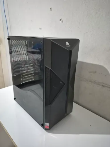 PC Gamer Ryzen 5 4600G (6/12 Cores) + 16GB RAM 3200MHz + SSD 500GB