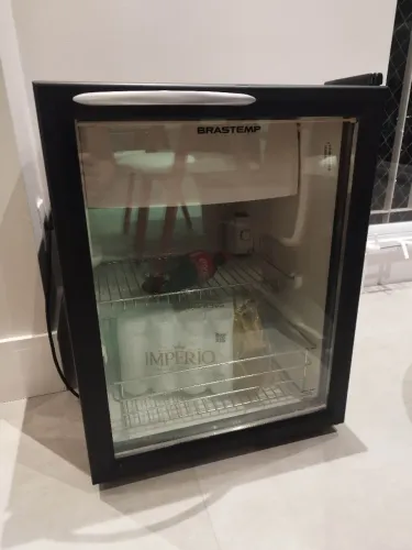 GELADEIRA QUEBROU? NÃO PERCA SUA COMIDA! Aluguel de Frigobar 80L 220V por 7 dias!