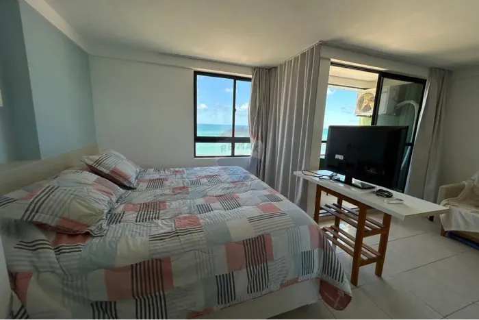 Flat mobiliado à beira-mar em área nobre da Praia Preta