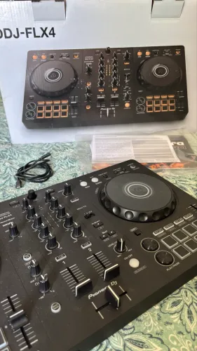Controladora DDJ - FLX4
