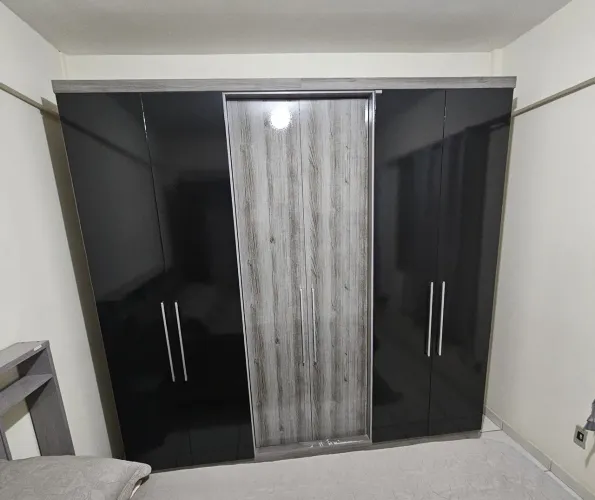 Vendo guarda roupa de casal 2,39m x 2,3m x 47cm