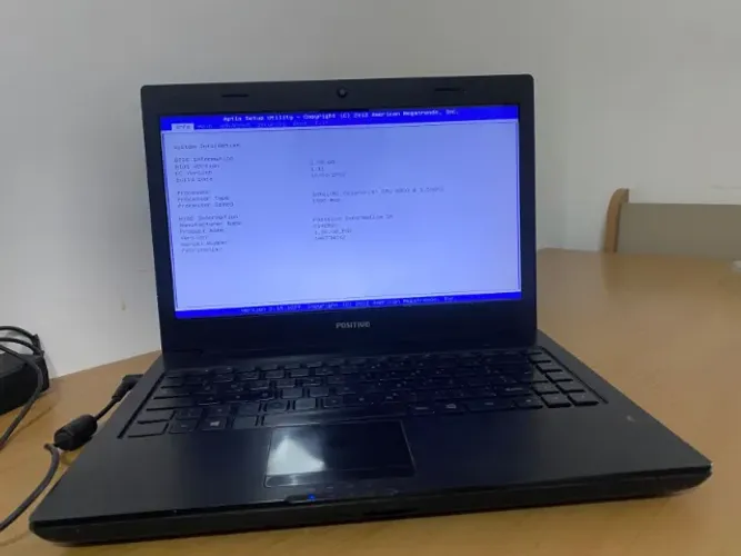 NOTEBOOK POSITIVO EM PERFEITAS CONDIÇÕES (precisa somente de ssd e memoria ram)
