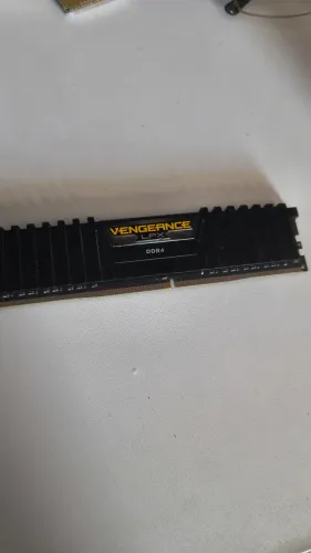 Memória RAM Vengeance LPX DDR4 8gb