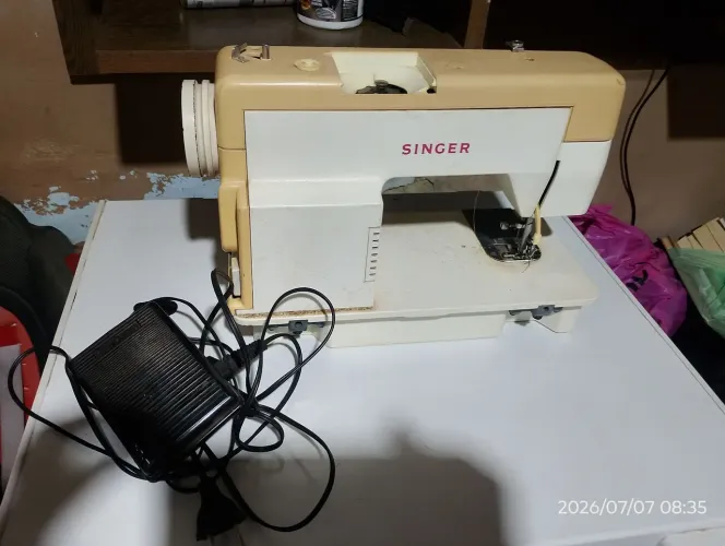 Máquina SINGER 120v