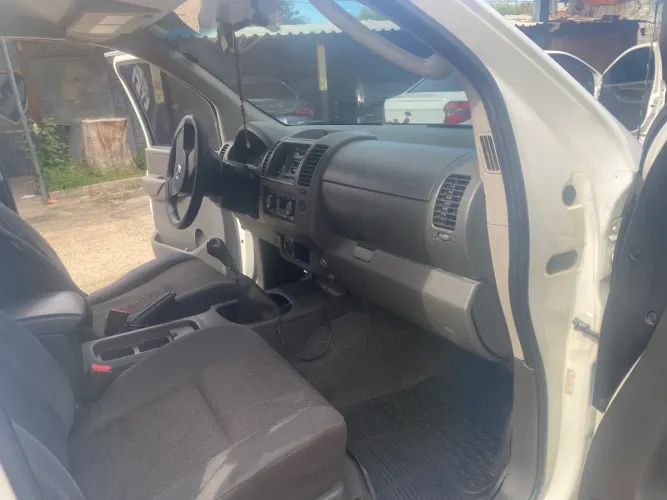 Nissan Frontier XE CD 4X4 2.5 TB Diesel 2013