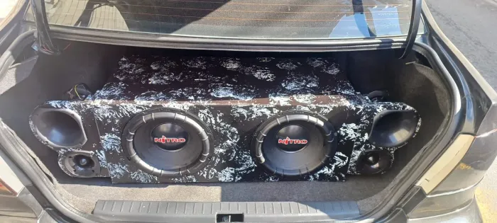 Caixa de som automotiva + Módulo Taramps 1200 