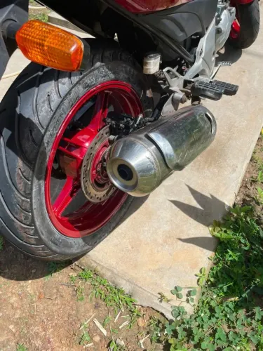 Moto no precinho, toda revisada