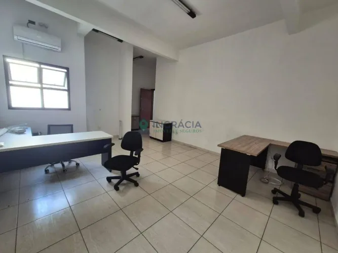 Salas Comerciais de 30m² para Locação por R$ 1.200,00 - Vila Romana / São Paulo