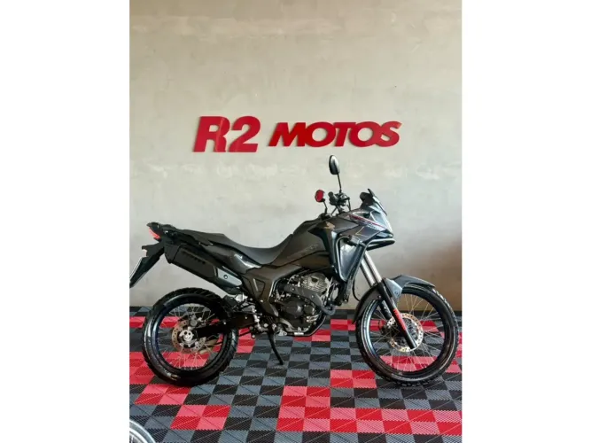 Honda Xre 300 sahara 2026