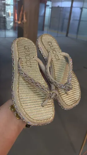 Sandália Gucci tamanhos 34/38/40/42 nas cores rose,branca e dourado