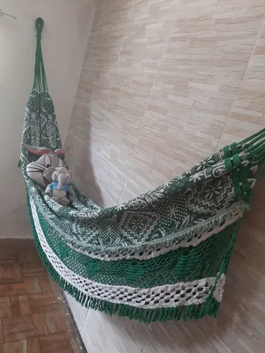 Rede de casal verde com branco reforçada