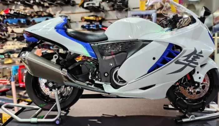 Miniatura da Moto Suzuki Hayabusa Escala 1:09