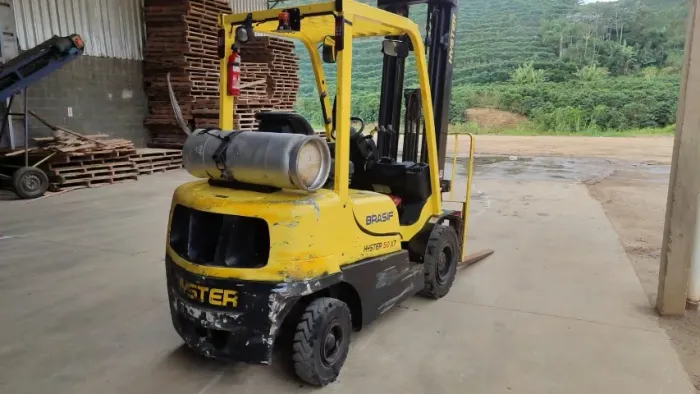 EMPILHADEIRA HYSTER 2021