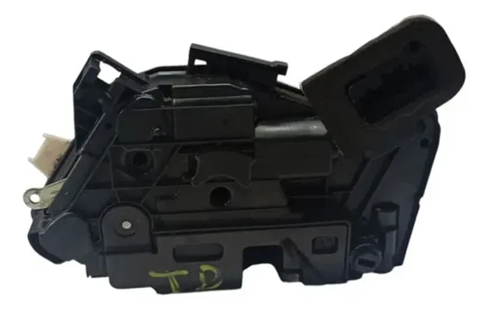 Fechadura Porta Traseira Direita Volkswagen Jetta Tsi 2014