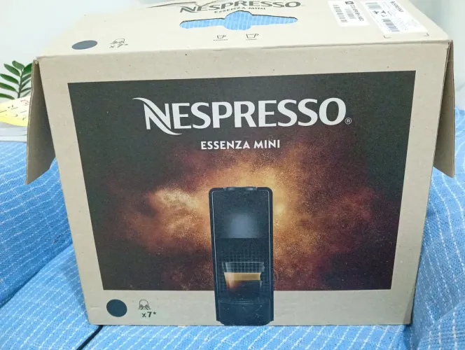 Cafeteira Nespresso essenza mini.