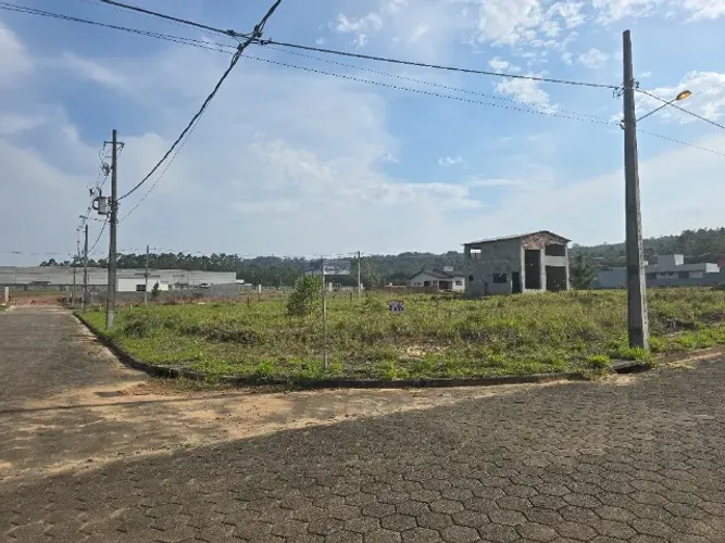 Terreno loteamento Félix Macarini - Próximo a Lá moda - 435m2